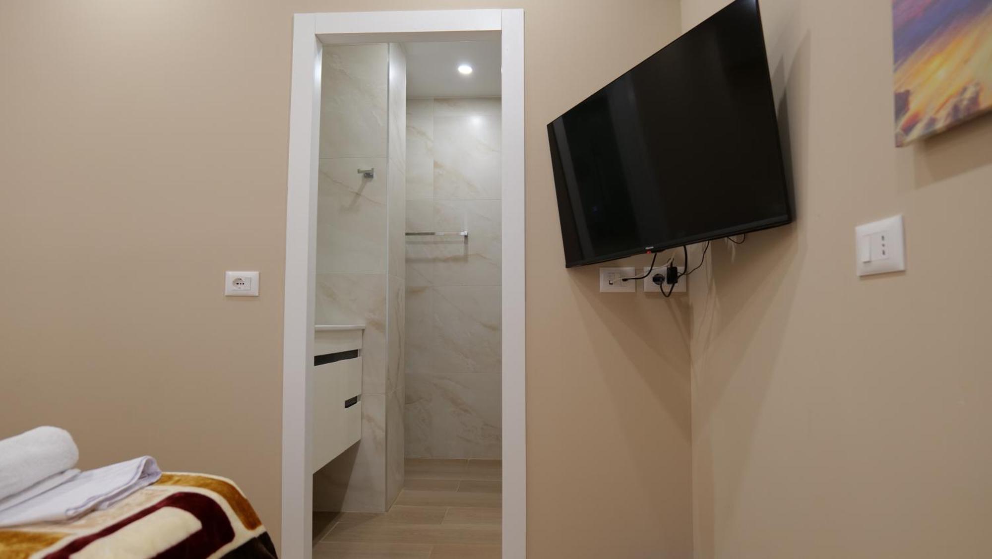 Kristi Apartments 03 地拉那 外观 照片